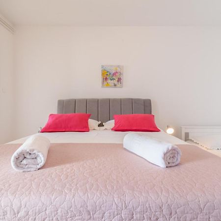 Apartments Malina Tučepi エクステリア 写真