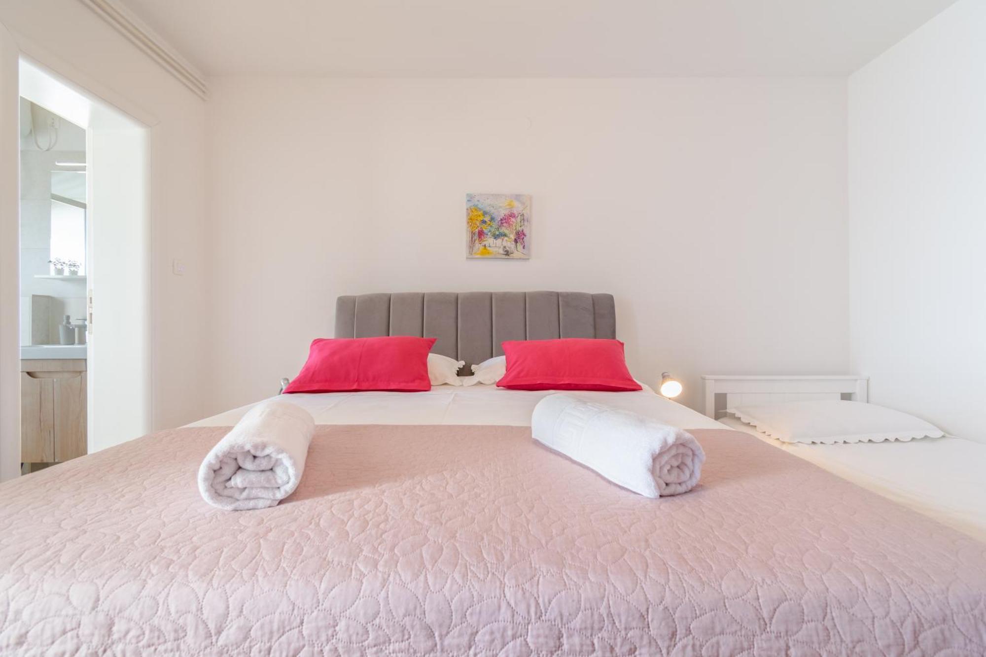 Apartments Malina Tučepi エクステリア 写真