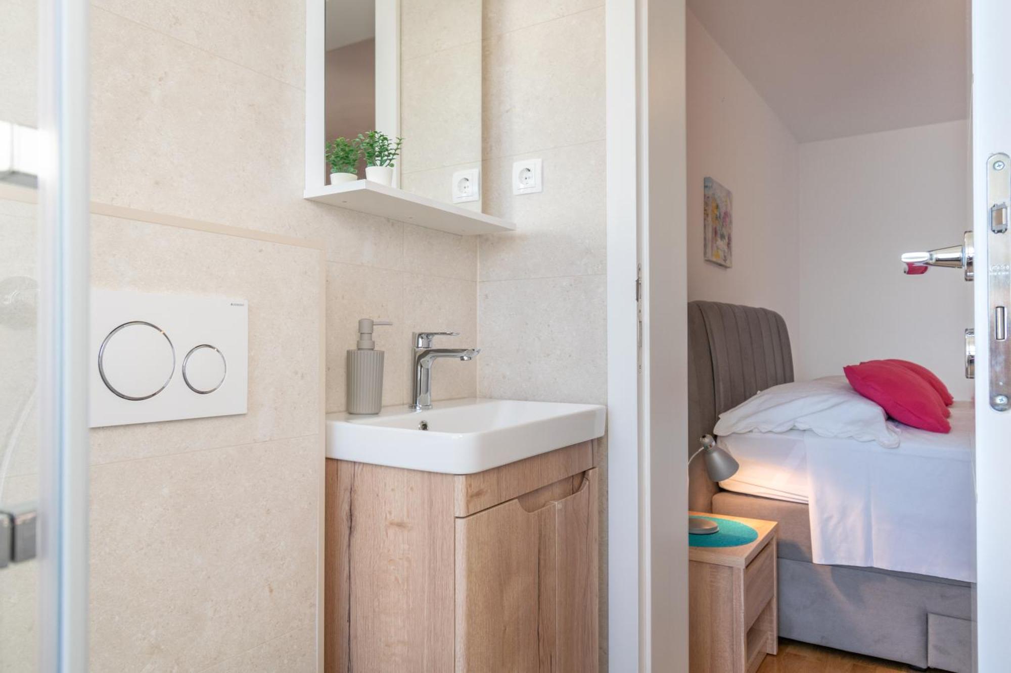Apartments Malina Tučepi エクステリア 写真