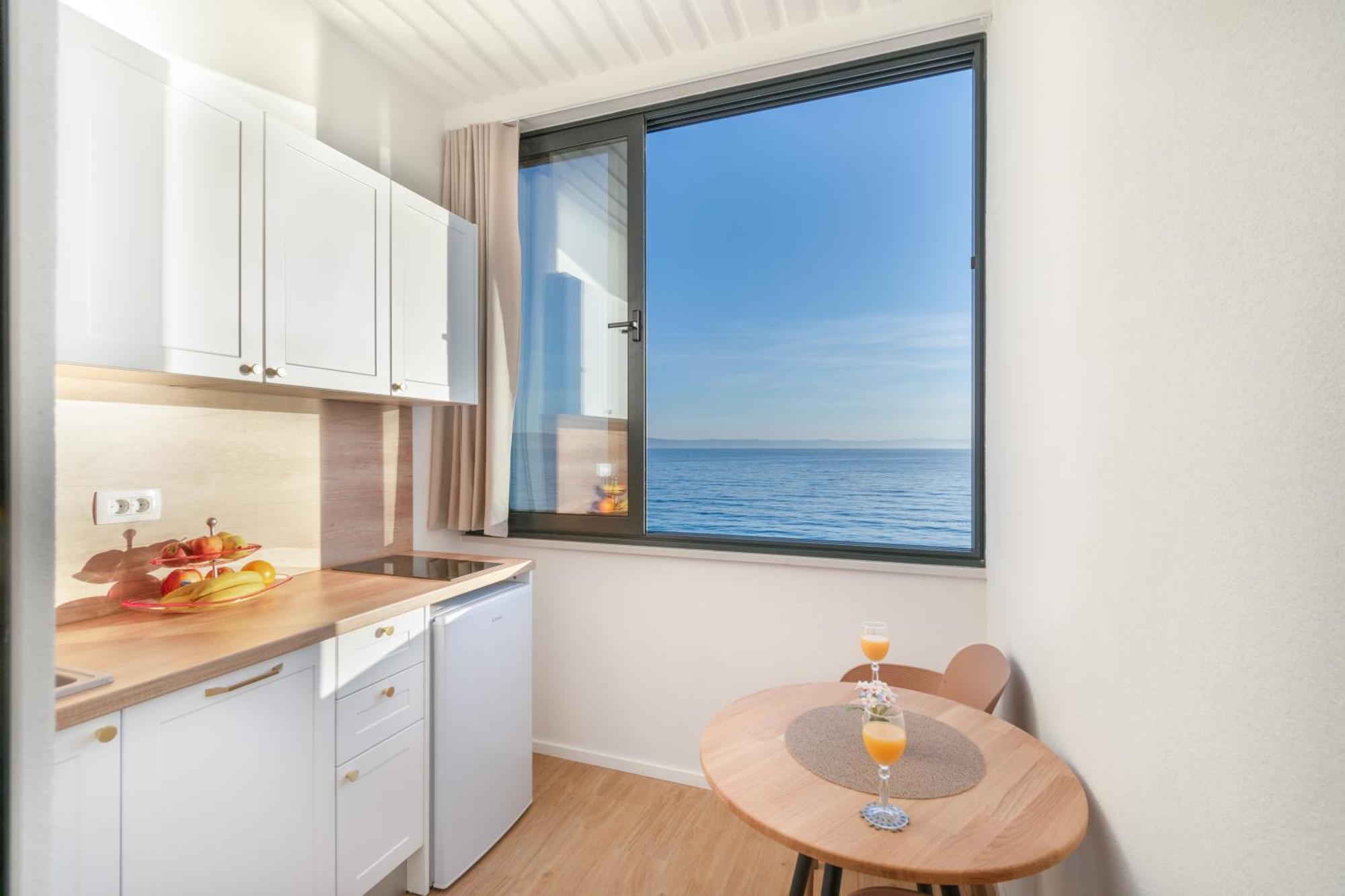 Apartments Malina Tučepi エクステリア 写真
