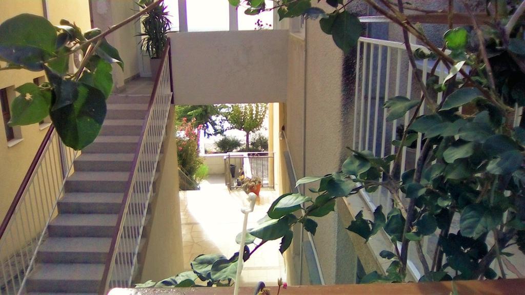 Apartments Malina Tučepi エクステリア 写真